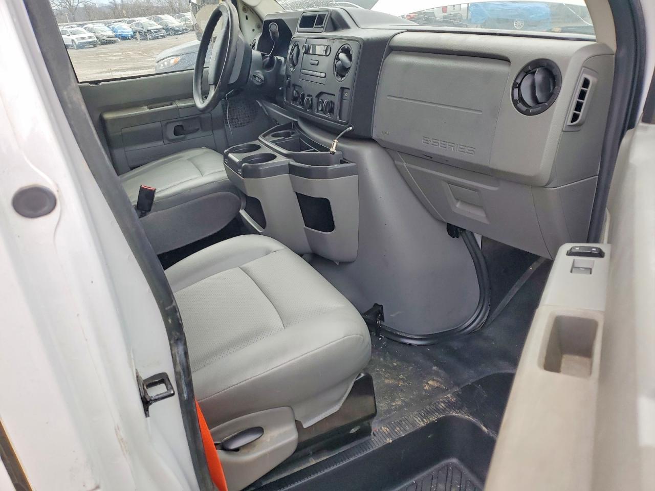 2018 Ford E450 Utility / Service Truck