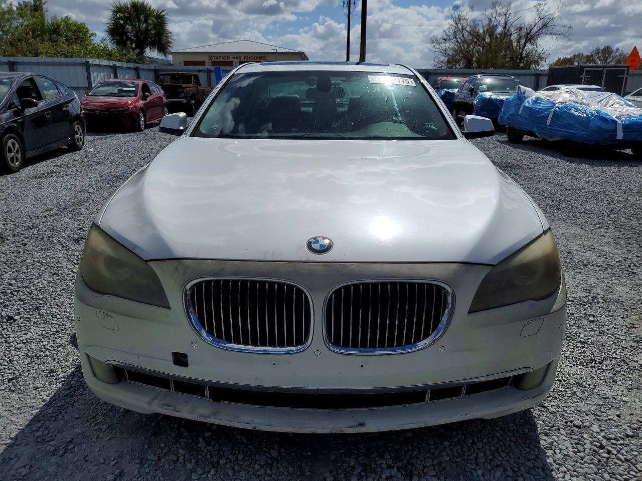 2011 BMW 740 i
