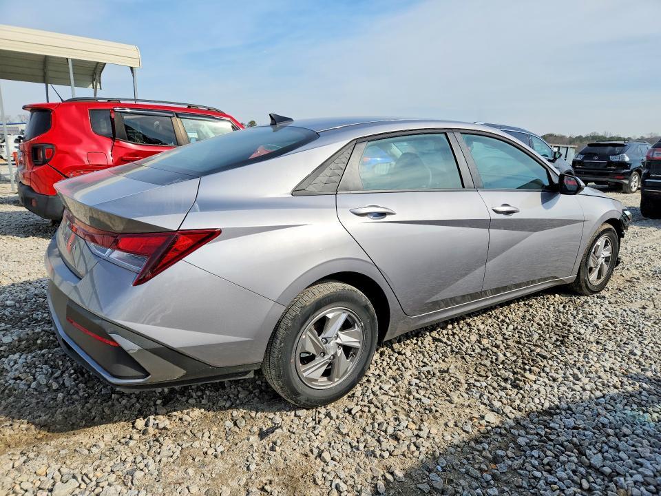 2025 Hyundai Elantra se