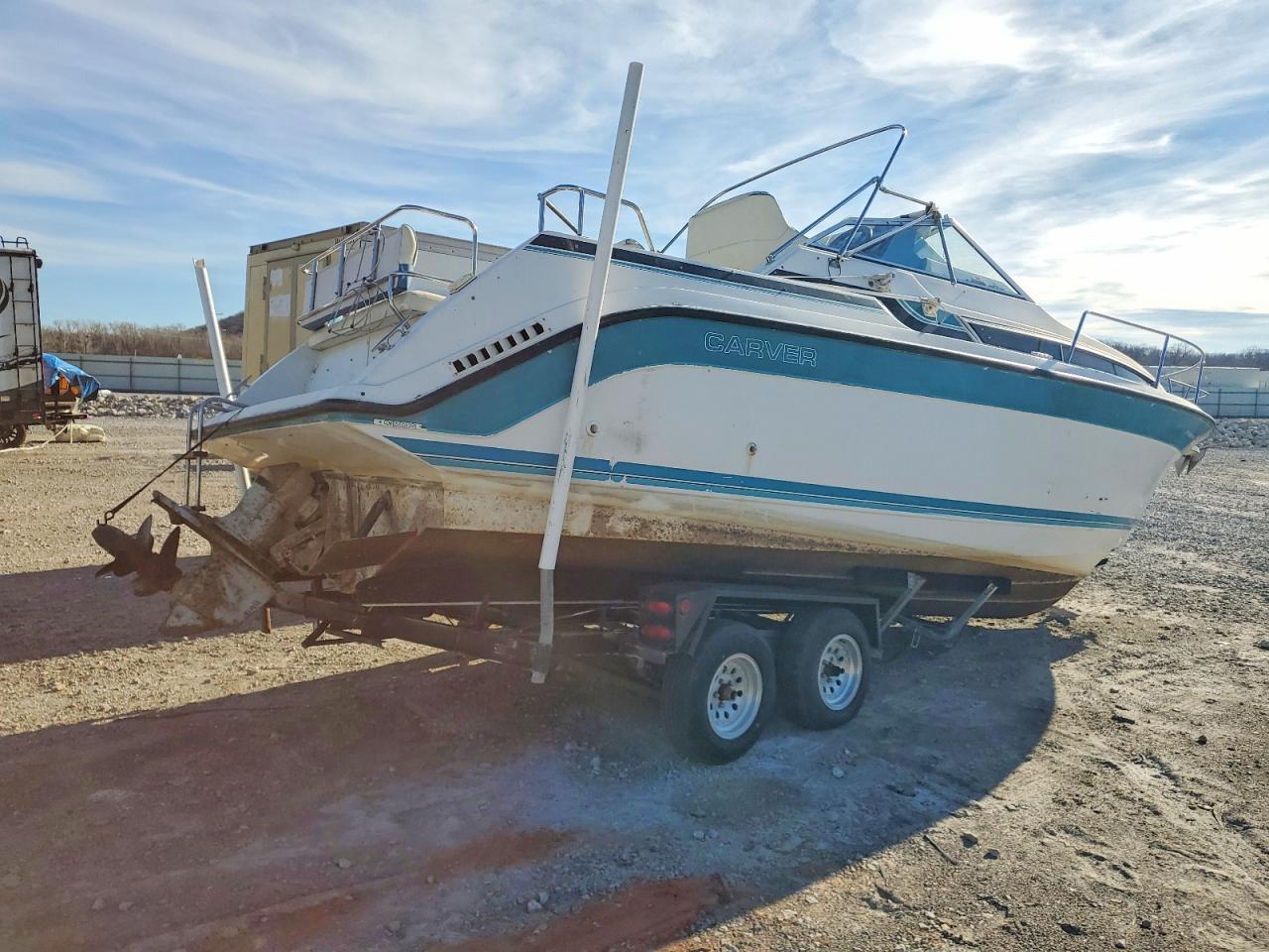 1990 Carver / Trojan Boat