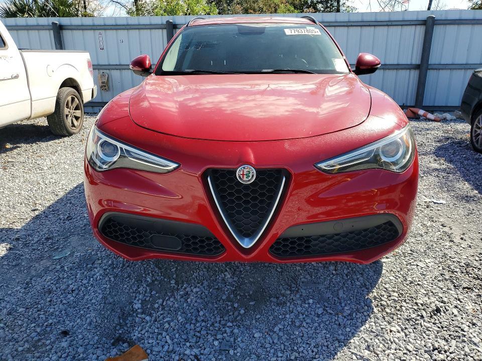 2018 Alfa Romeo Stelvio Sport