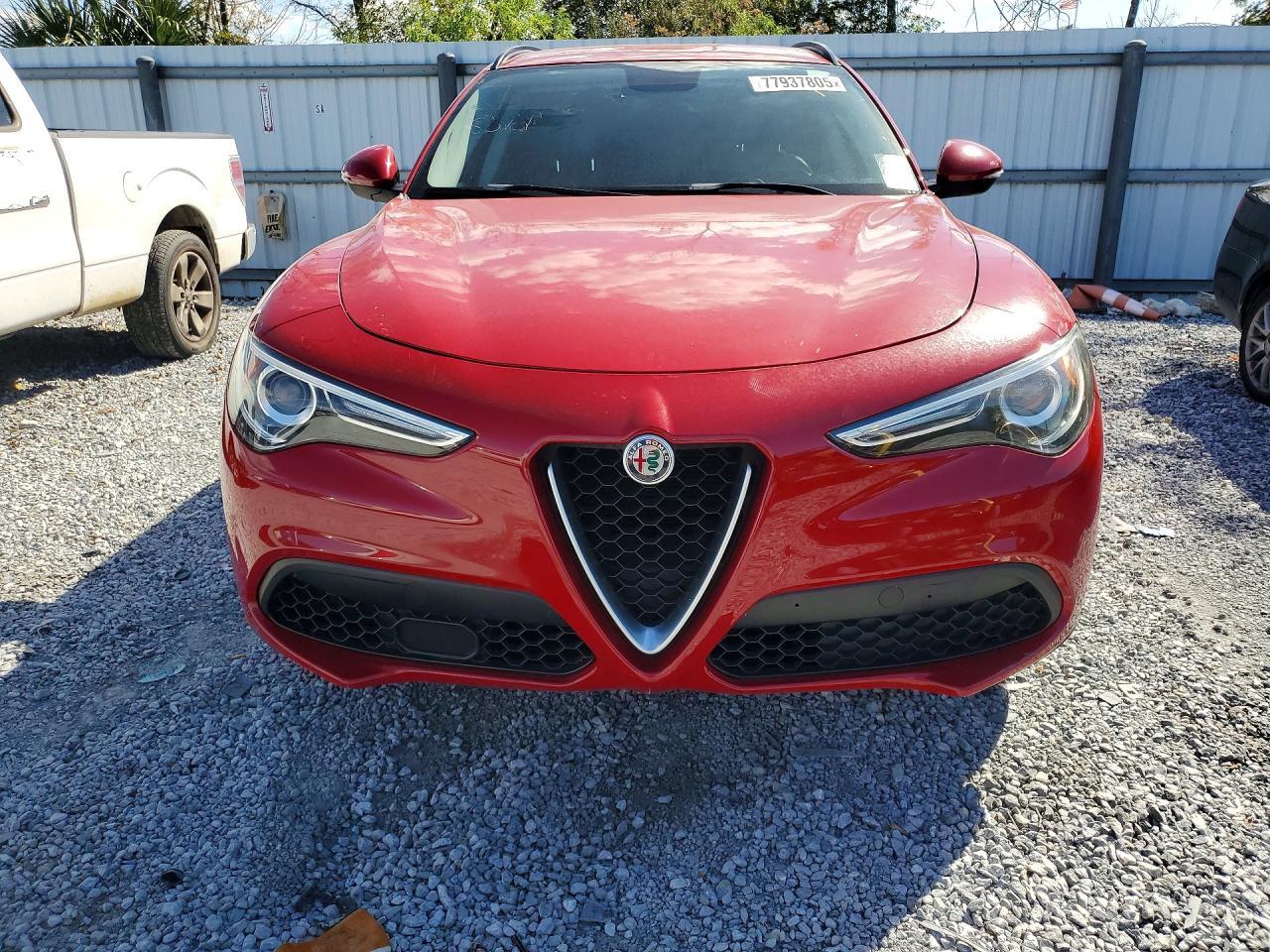 2018 Alfa Romeo Stelvio Sport