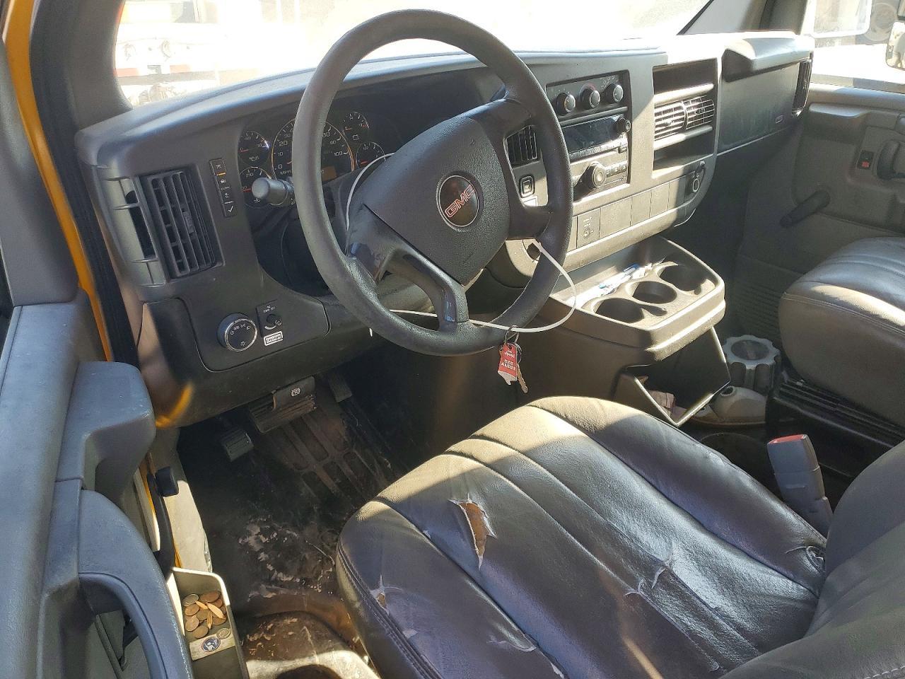 2009 GMC Savana Cut-box Truck