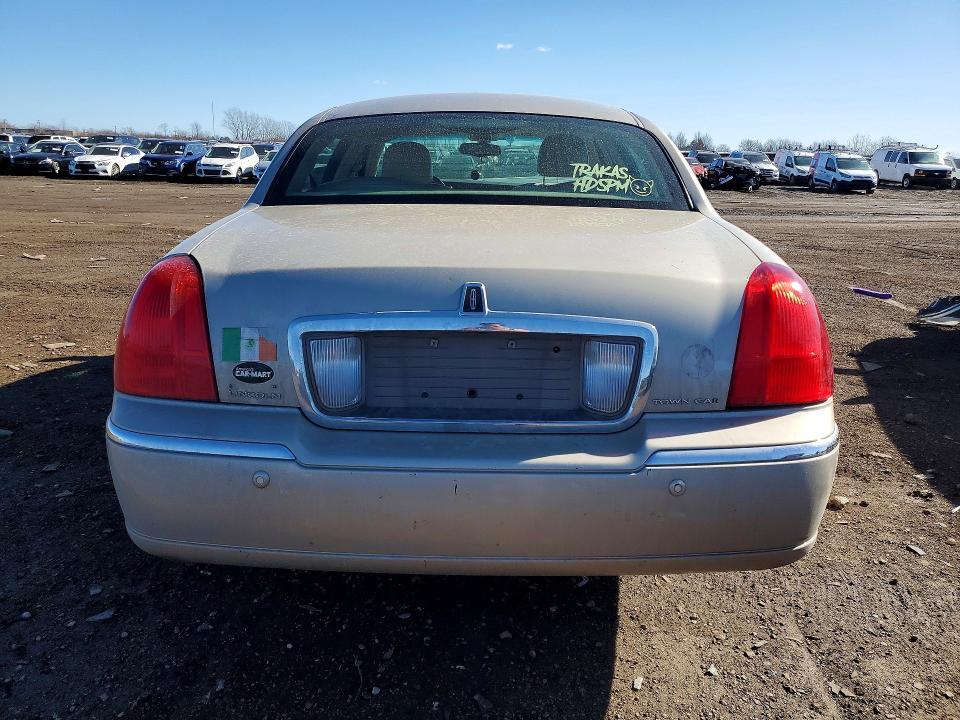 2004 Lincoln Townhouse Town car Executive