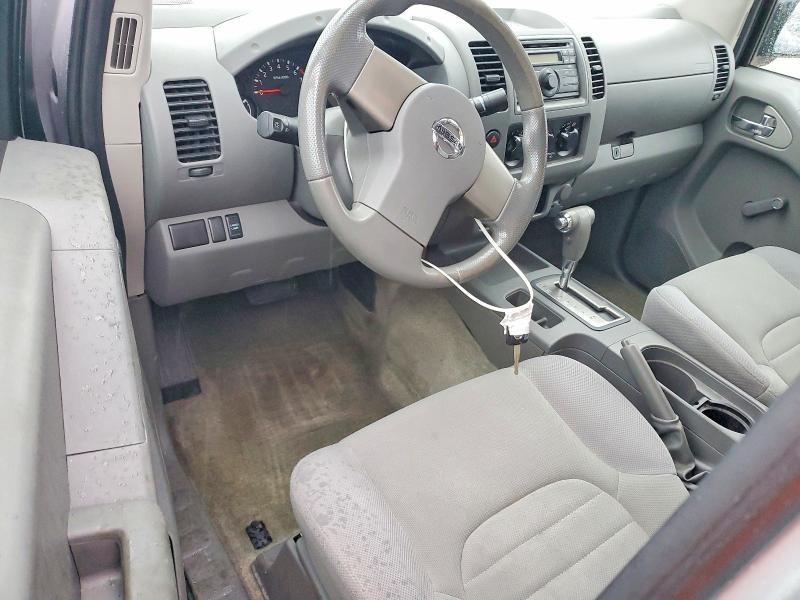 2010 Nissan Frontier King cab se