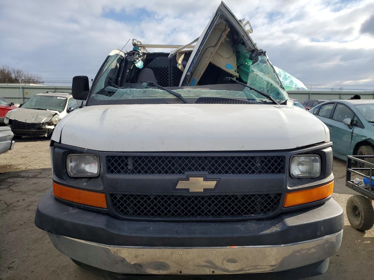2017 Chevrolet Express 2500 Cargo Utility / Service Van
