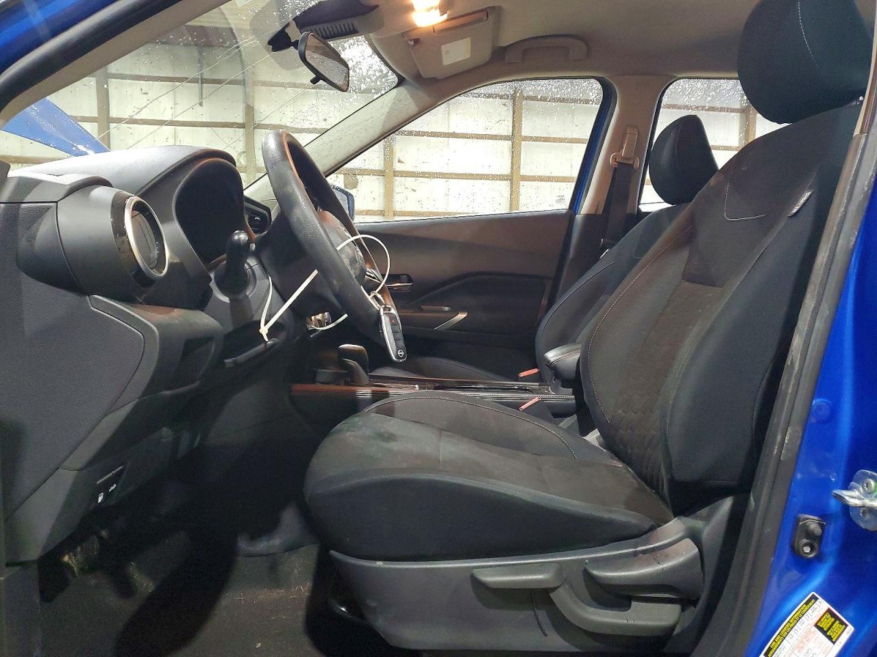 2023 Nissan Kicks sv