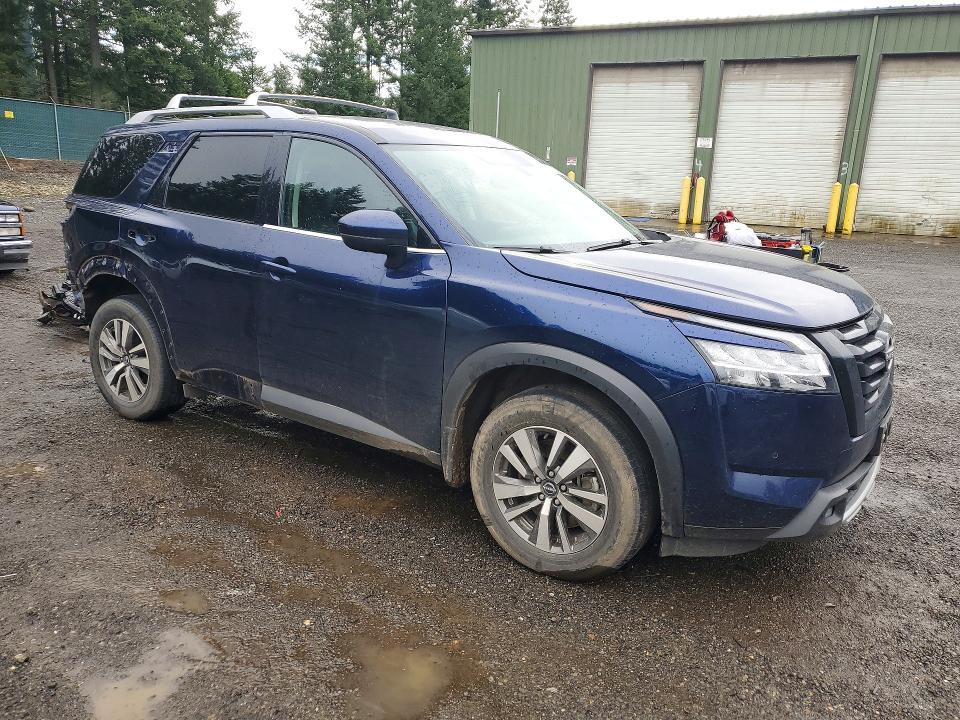 2022 Nissan Pathfinder sl