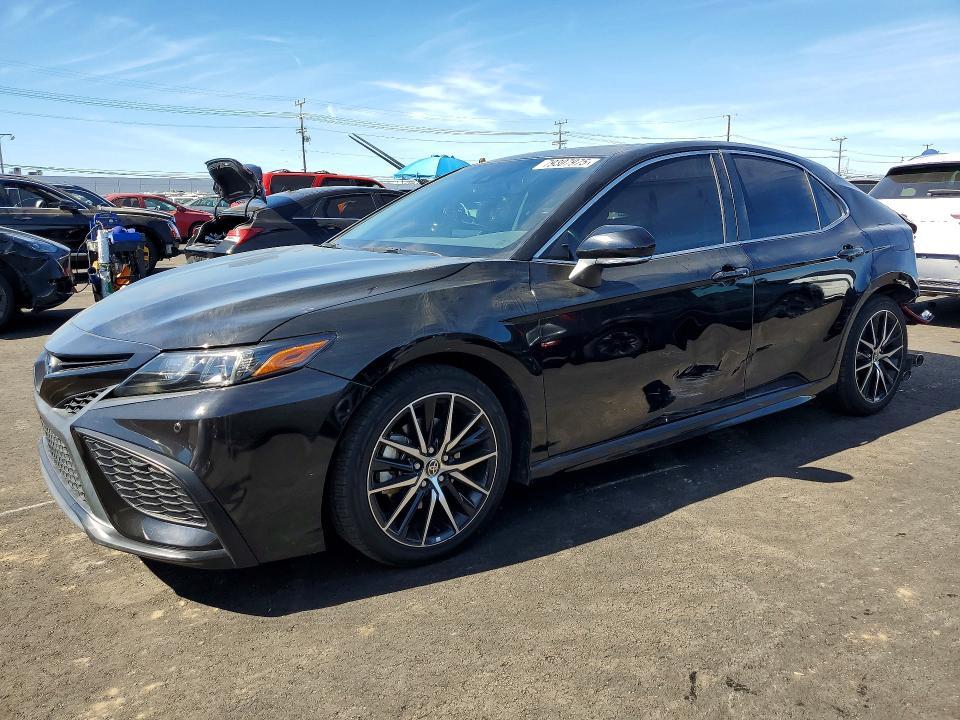 2023 Toyota Camry Hybrid se