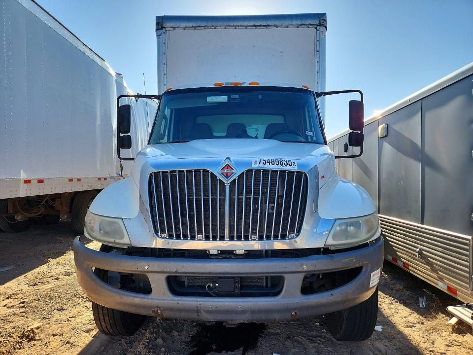 2019 International 4300 box Truck