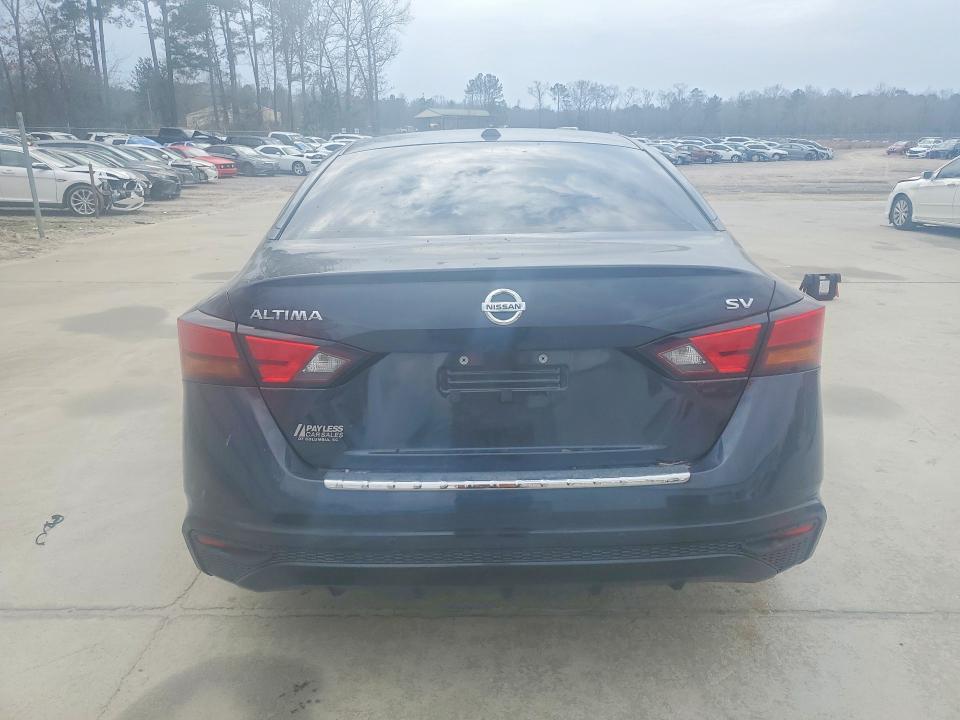 2022 Nissan Altima sv