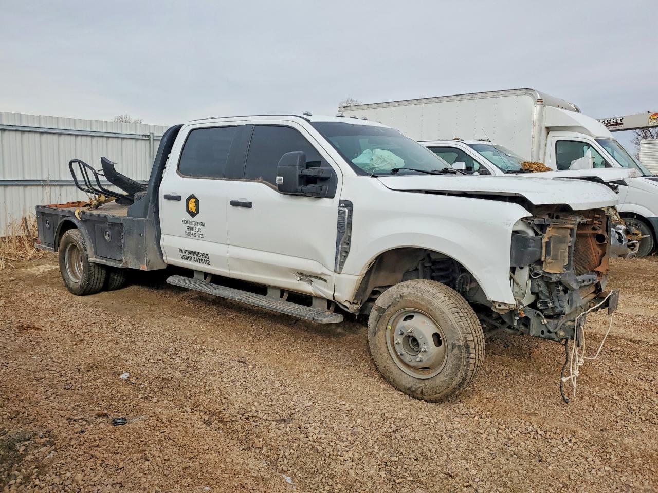 2024 Ford F350 Super Duty Flatbed Truck