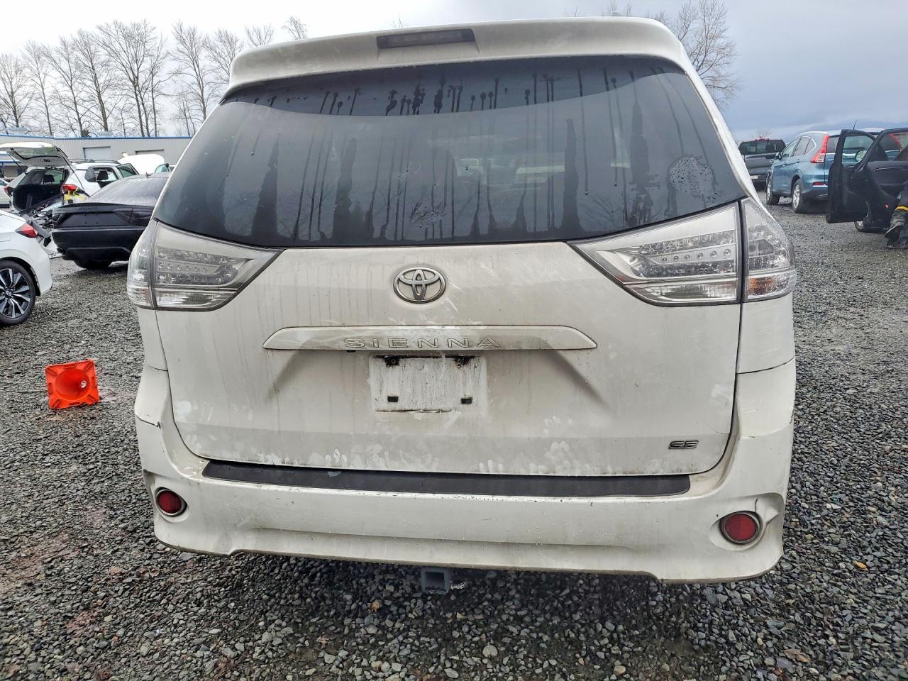2014 Toyota Sienna se 8-passenger