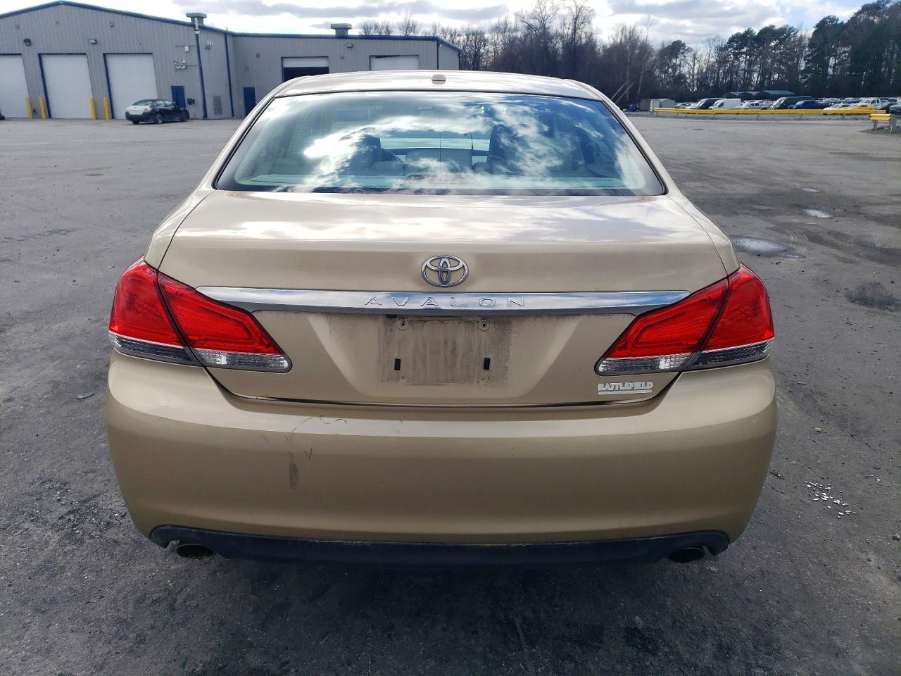 2012 Toyota Avalon Base