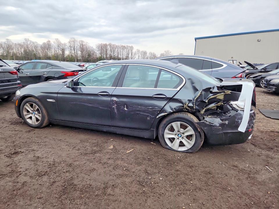 2011 BMW 528 i