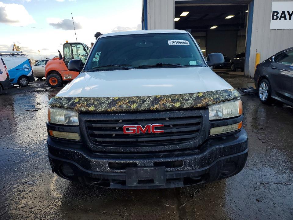 2005 GMC New Sierra K1500