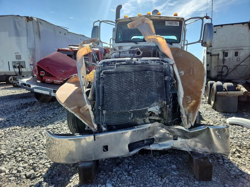 2012 Peterbilt Tractor 386