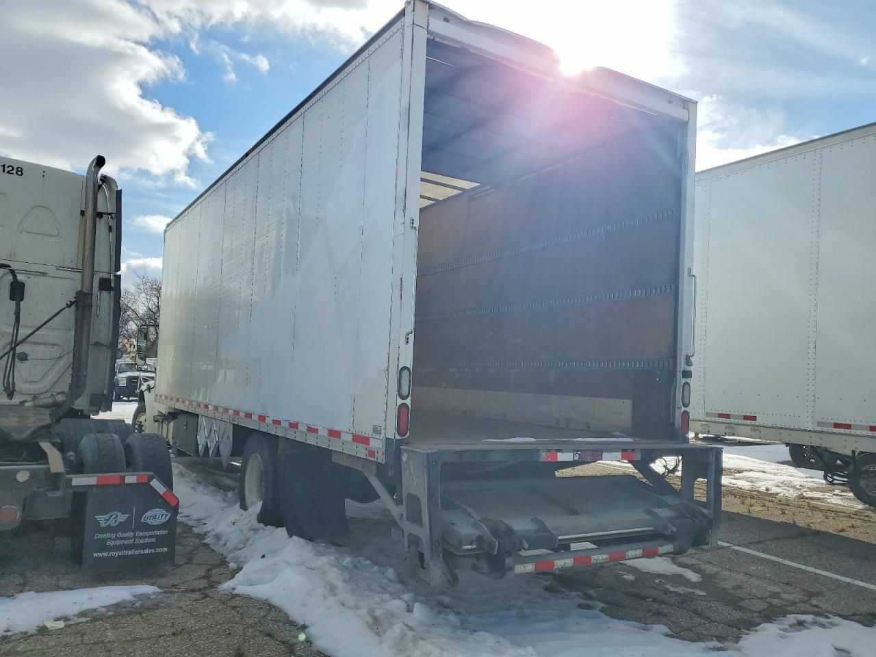 2017 Freightliner Business Class M2 BOX Truck