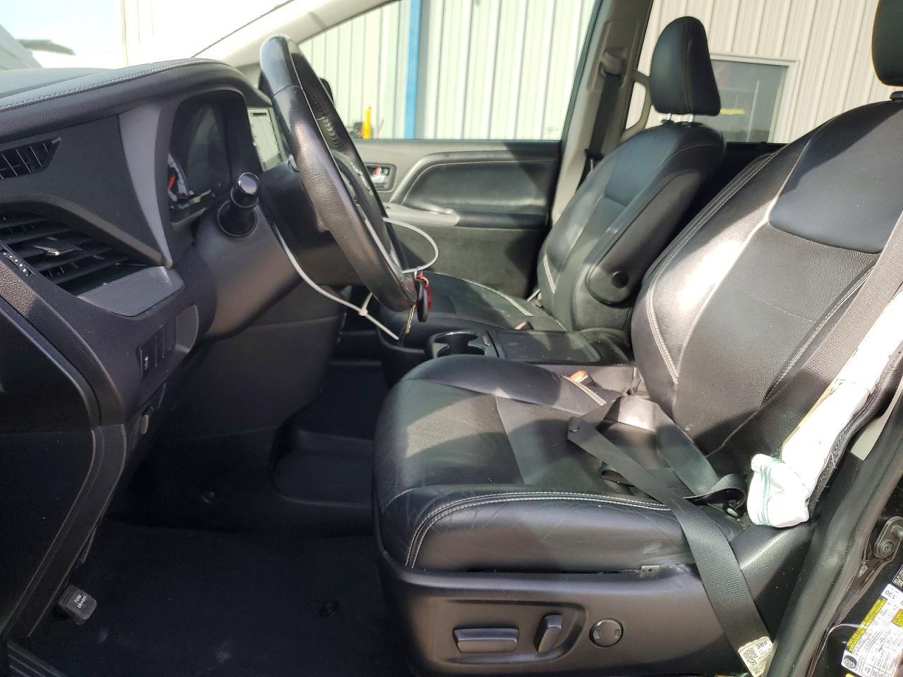 2020 Toyota Sienna se 8-passenger