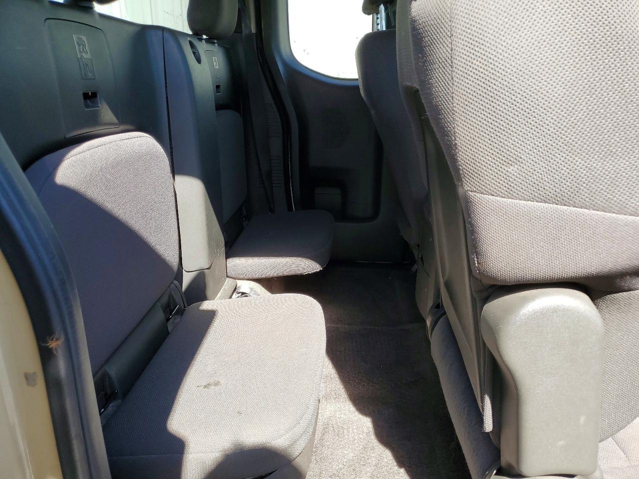 2013 Nissan Frontier s