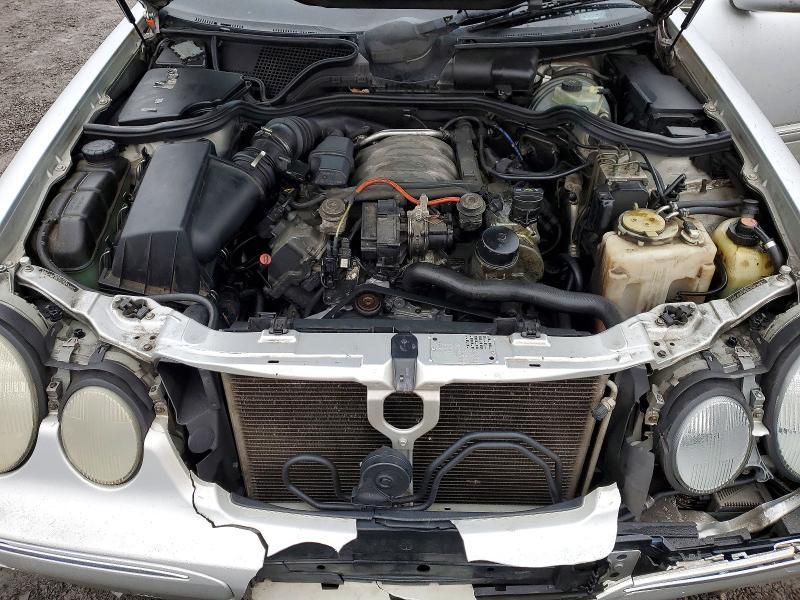 2000 Mercedes-Benz E 320