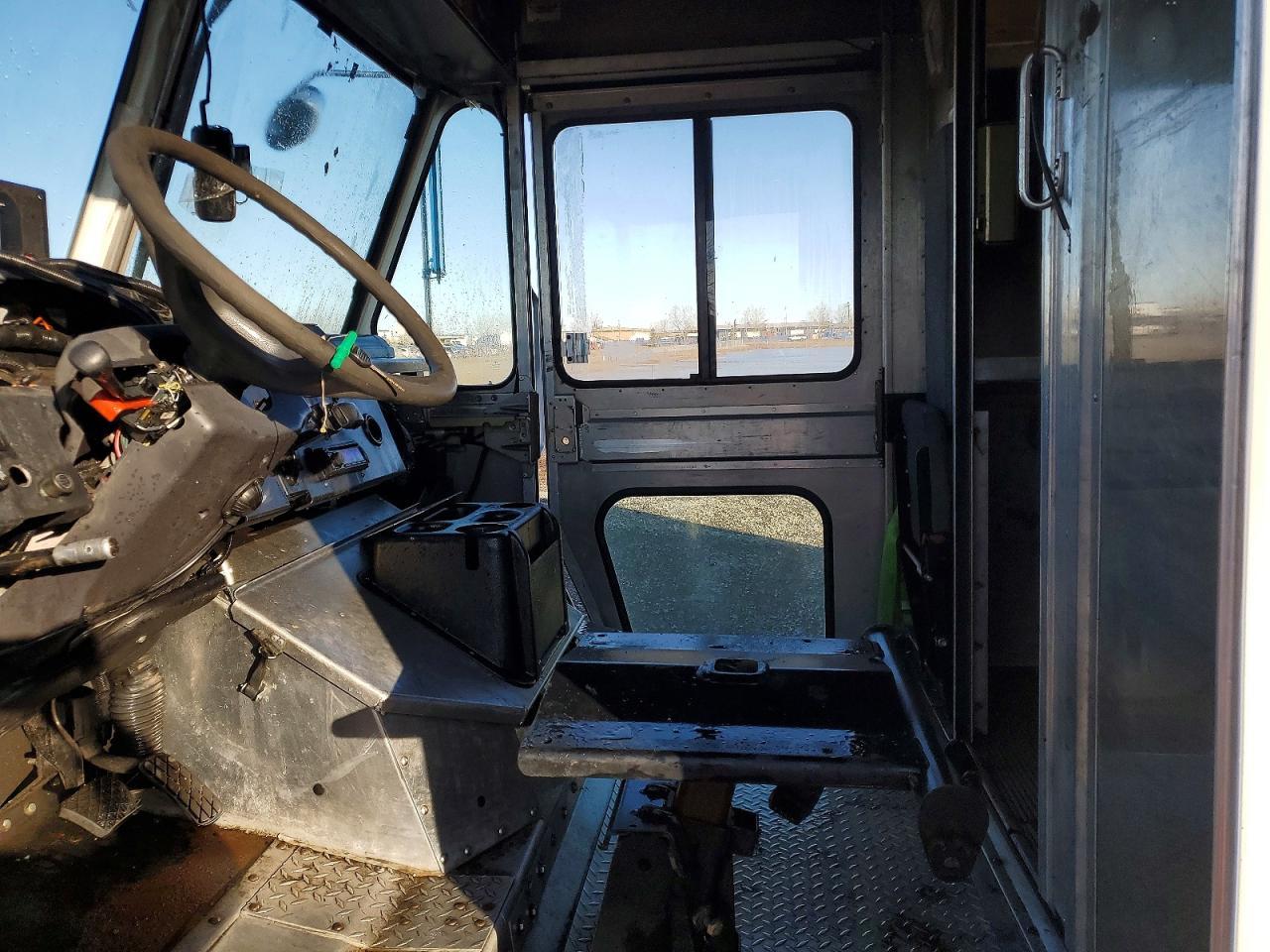2013 Freigliner Chassis M Line WALK-IN Van
