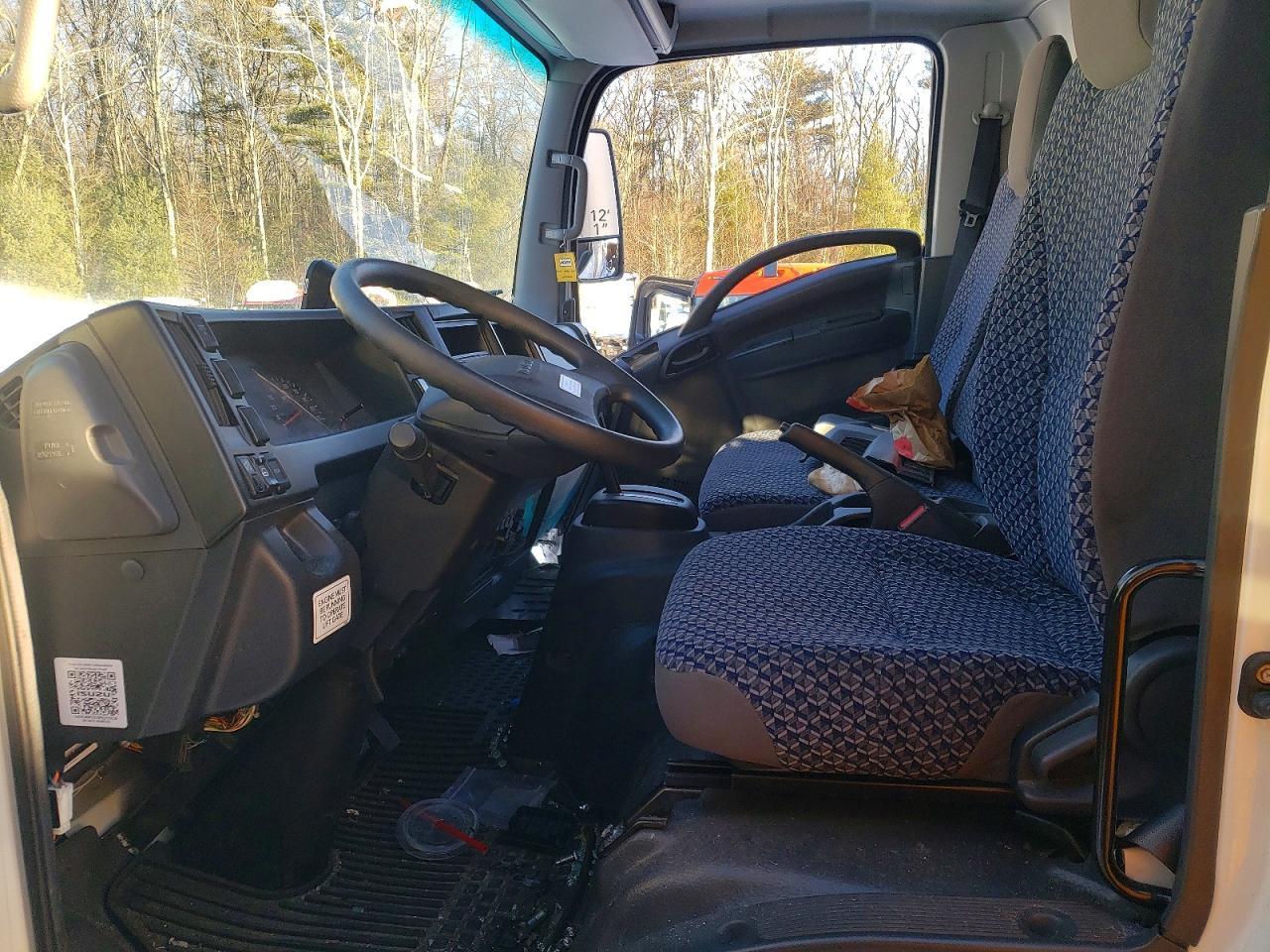 2024 Isuzu NPR HD BOX Truck