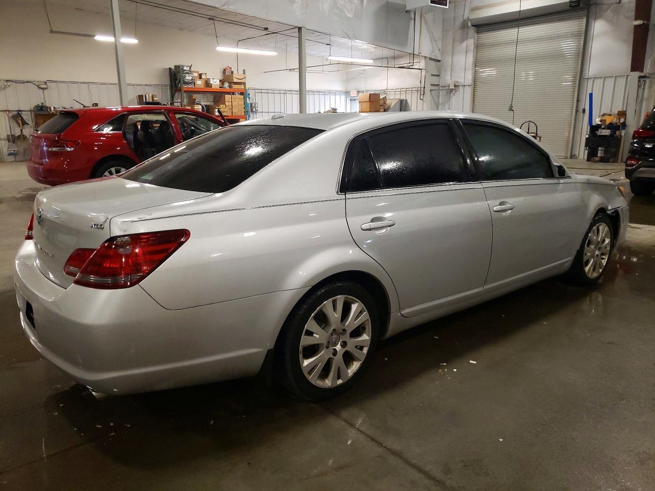 2010 Toyota Avalon xl