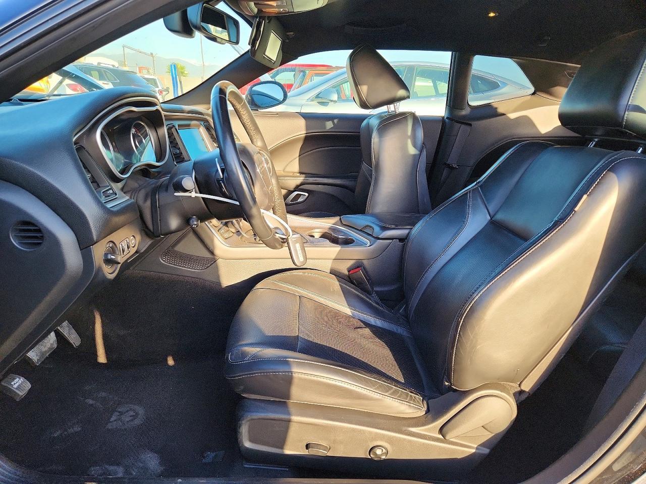 2015 Dodge Challenger sxt Plus