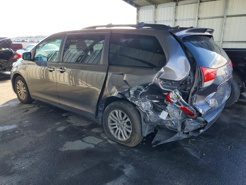 2014 Toyota Sienna xle