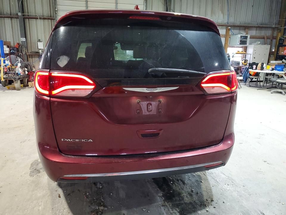 2017 Chrysler Pacifica Touring l