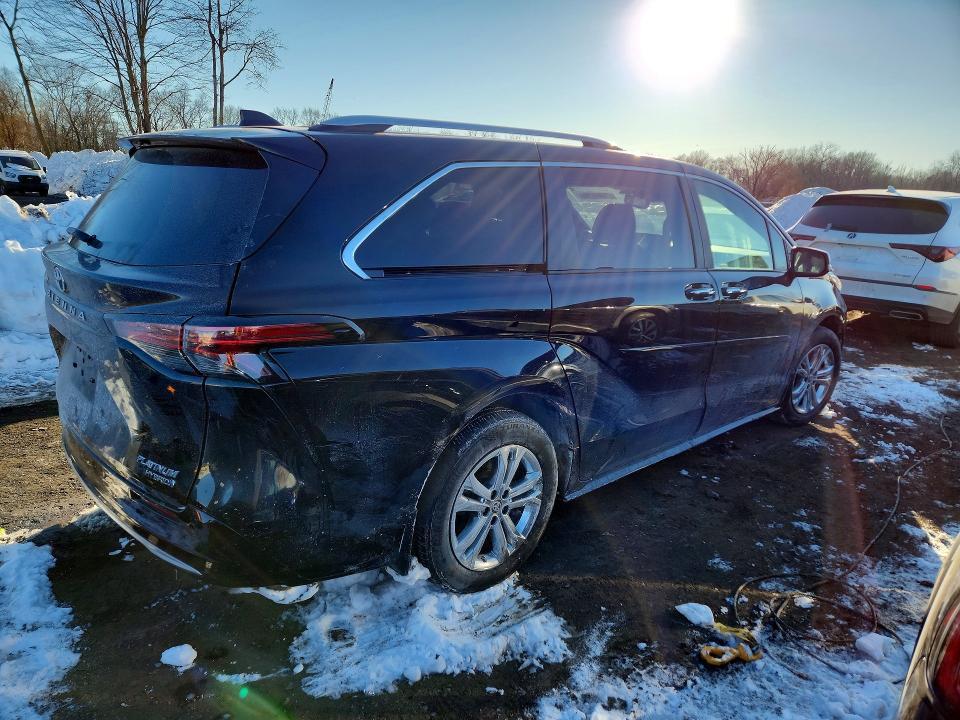 2023 Toyota Sienna Platinum 7-passenger