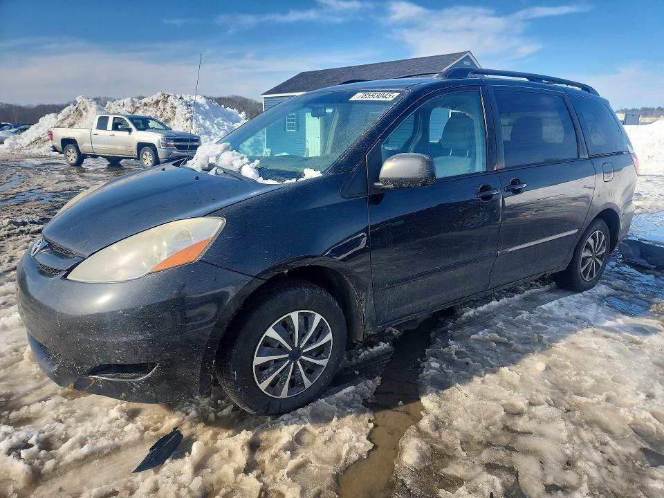 2010 Toyota Sienna ce