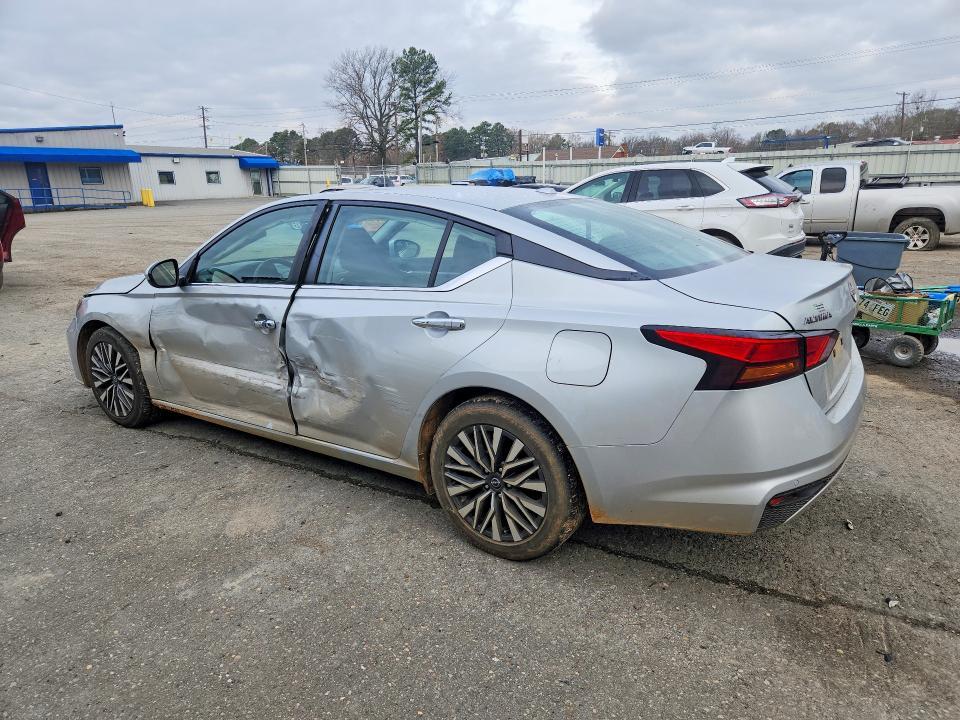 2023 Nissan Altima sv