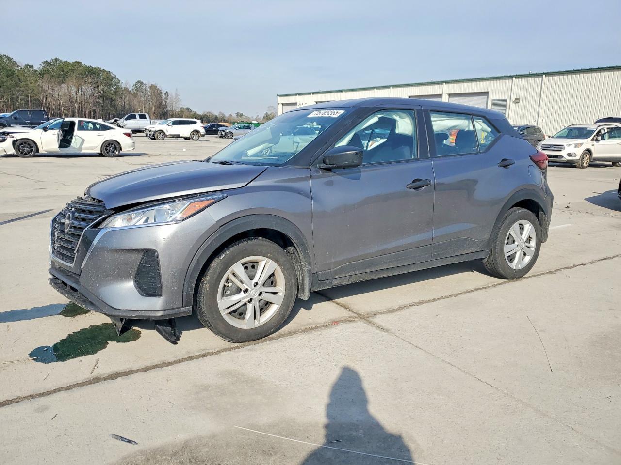 2023 Nissan Kicks s