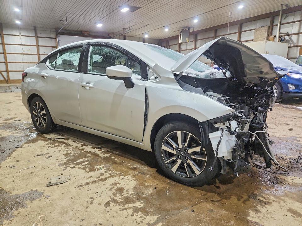2025 Nissan Versa sv