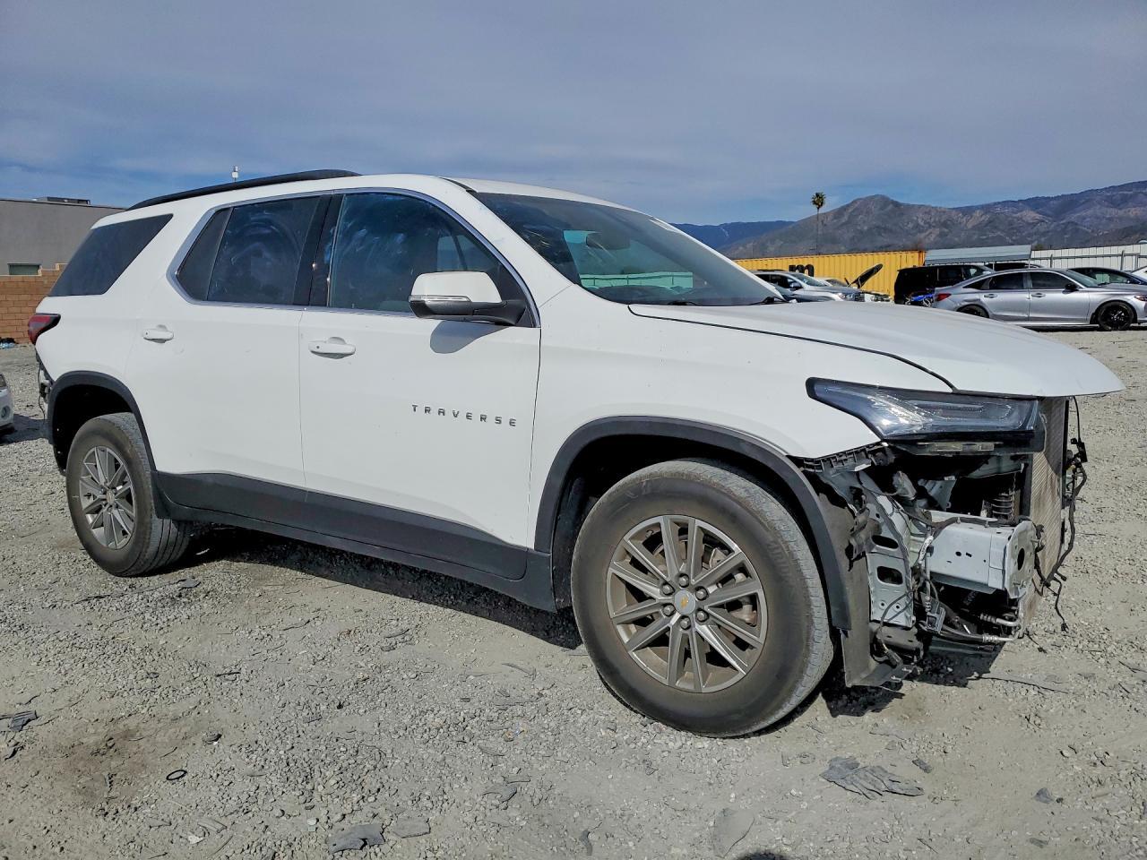 2023 Chevrolet Traverse lt