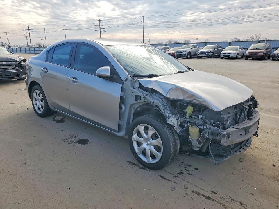 2013 Mazda 3 I