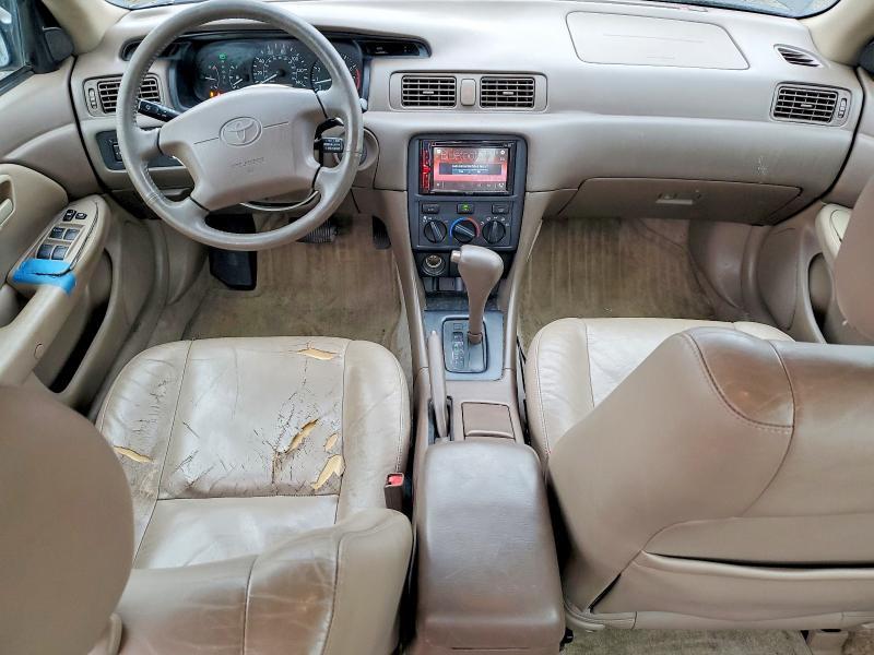 2000 Toyota Camry le