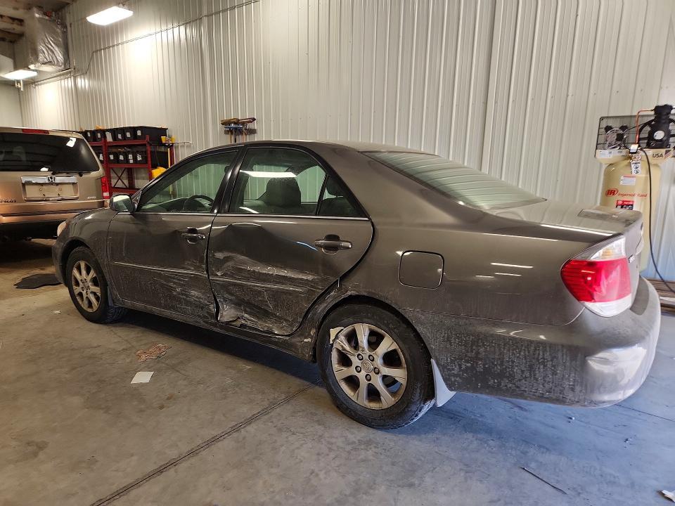 2005 Toyota Camry le