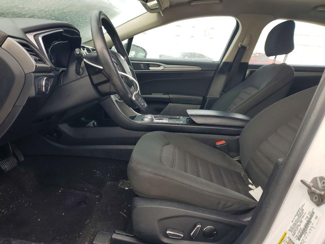 2020 Ford Fusion se
