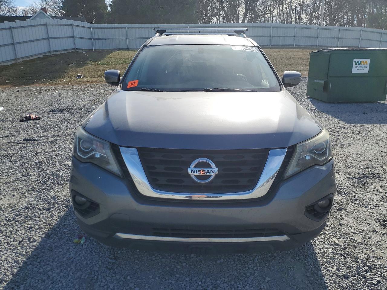 2017 Nissan Pathfinder s