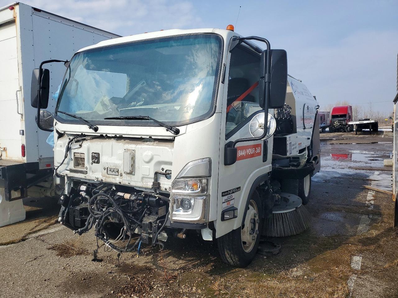 2023 Isuzu NPR HD