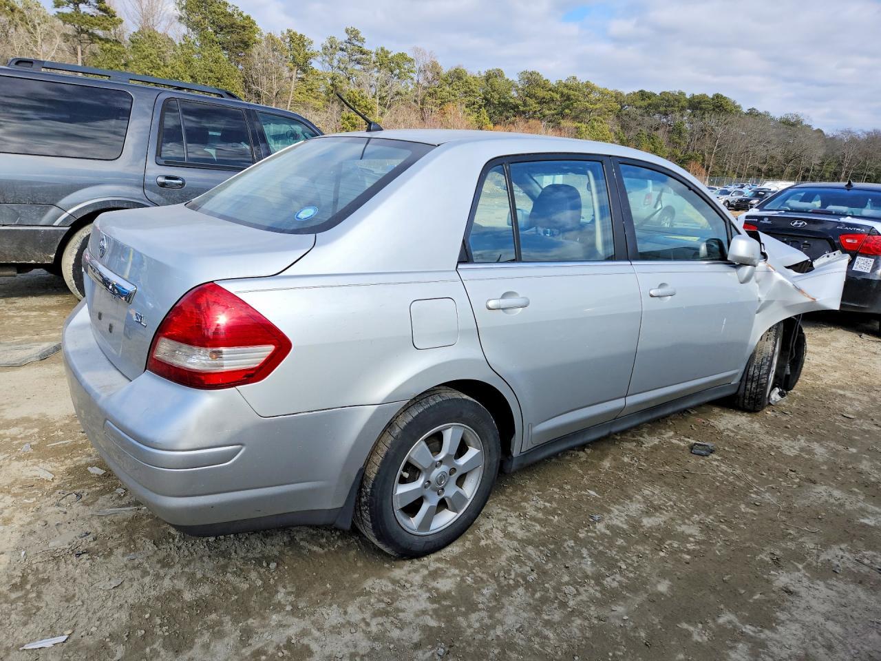 2007 Nissan Versa s