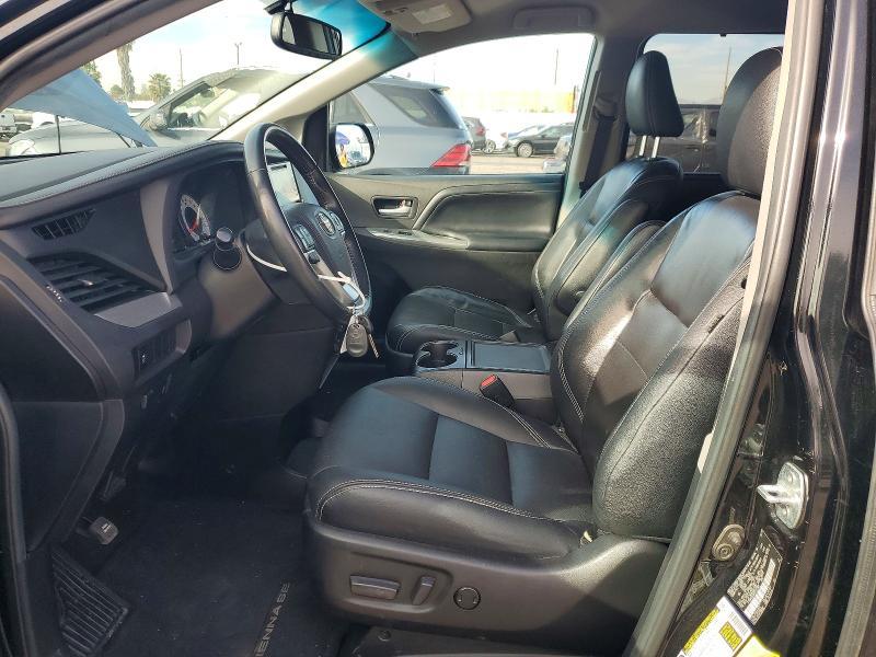 2016 Toyota Sienna se 8-passenger