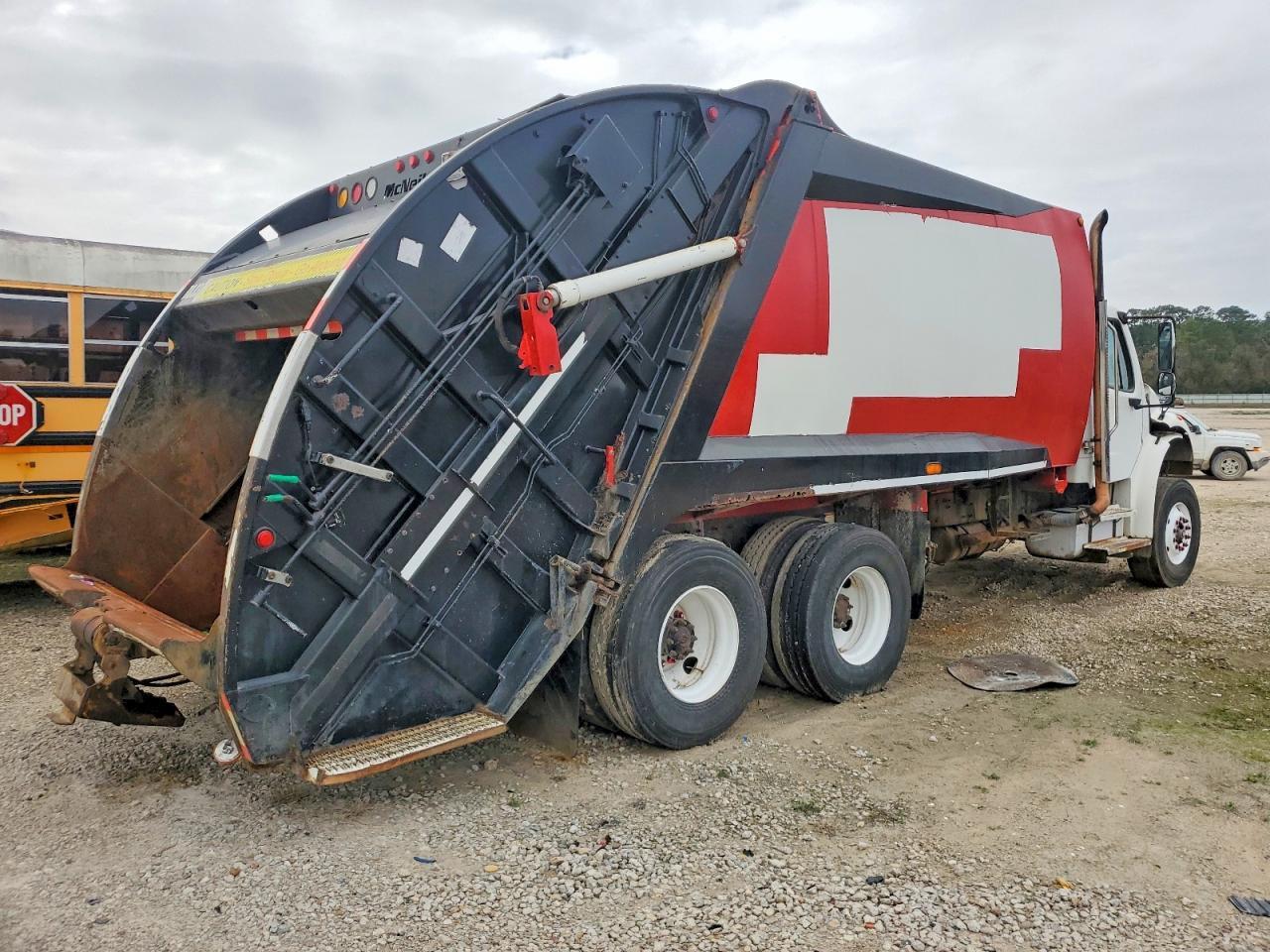 2010 Freightliner Business Class M2 Refuse Truck