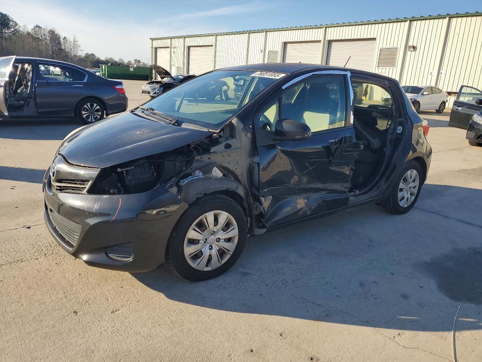 2013 Toyota Yaris 5-door le
