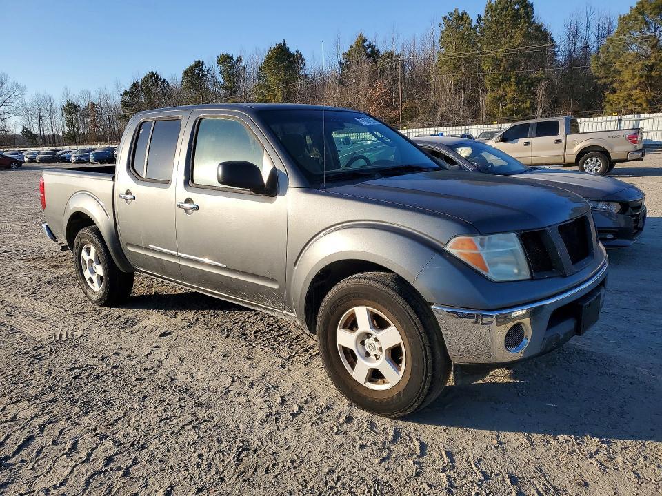 2006 Nissan Frontier Crew cab le