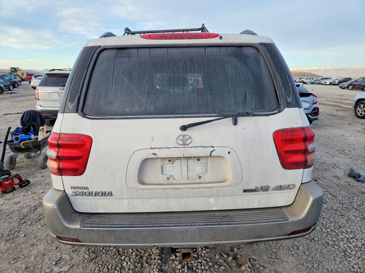 2004 Toyota Sequoia SR5