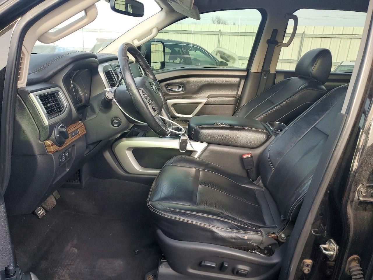 2017 Nissan Titan SL